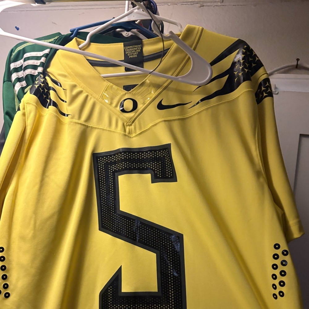 Three jerseys - Picture 4 of 13